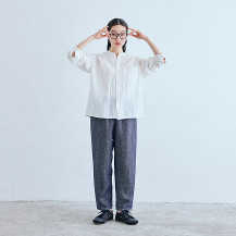 リネンデニムのパンツ