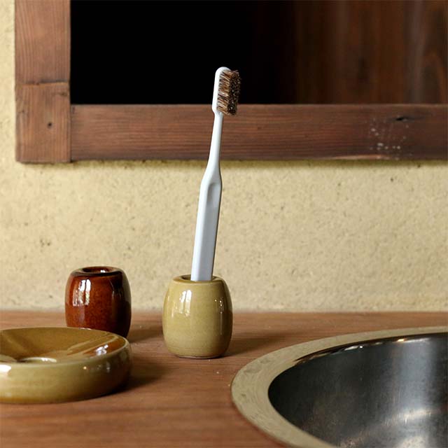漁師のおもりで作った歯ブラシスタンド